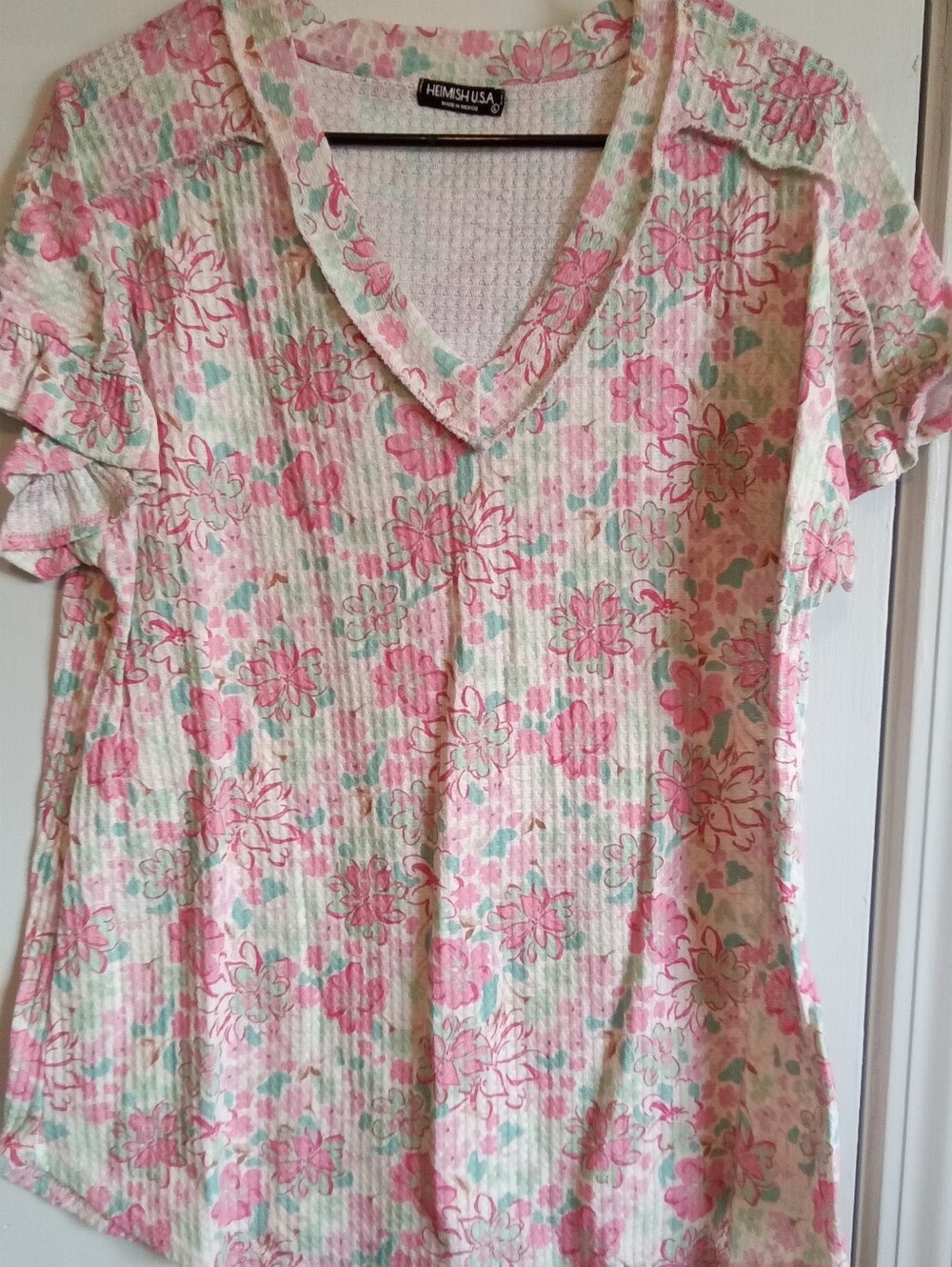 #6056 Hemsishusa Pink And White Top. - L